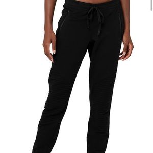 ALO YOGA Moto sweatpants xs